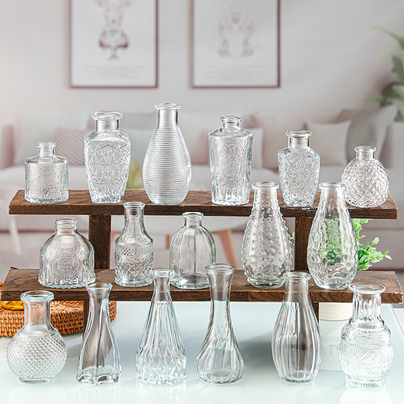 igh transparency acrylic and glass vases for florists, zero breakage shipping solution by Weipan Studio.